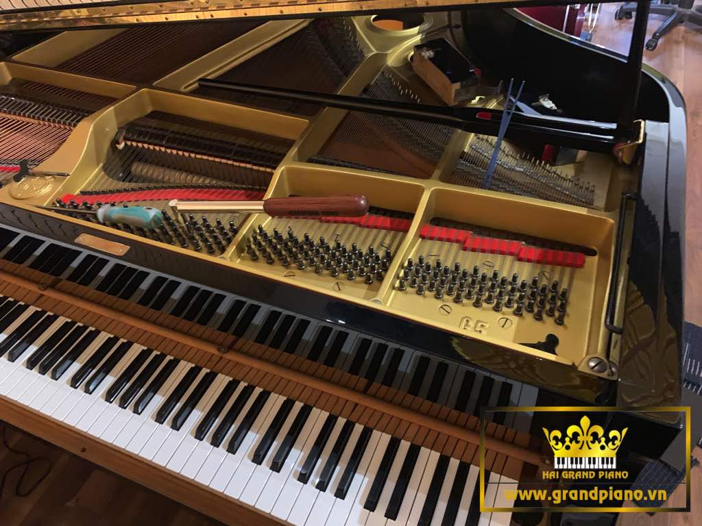 GRAND-PIANO-YAMAHA-G5E-1