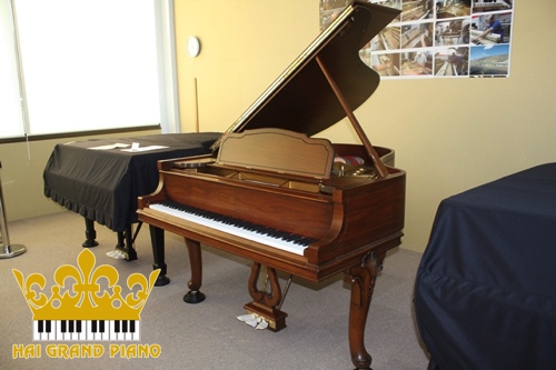 GRAND STEINWAY & SONS QUEEN ANNE 