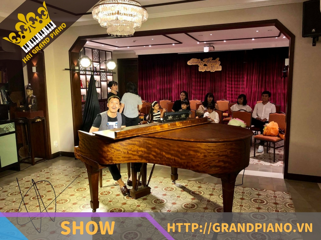 khach-hang-grand-piano-1
